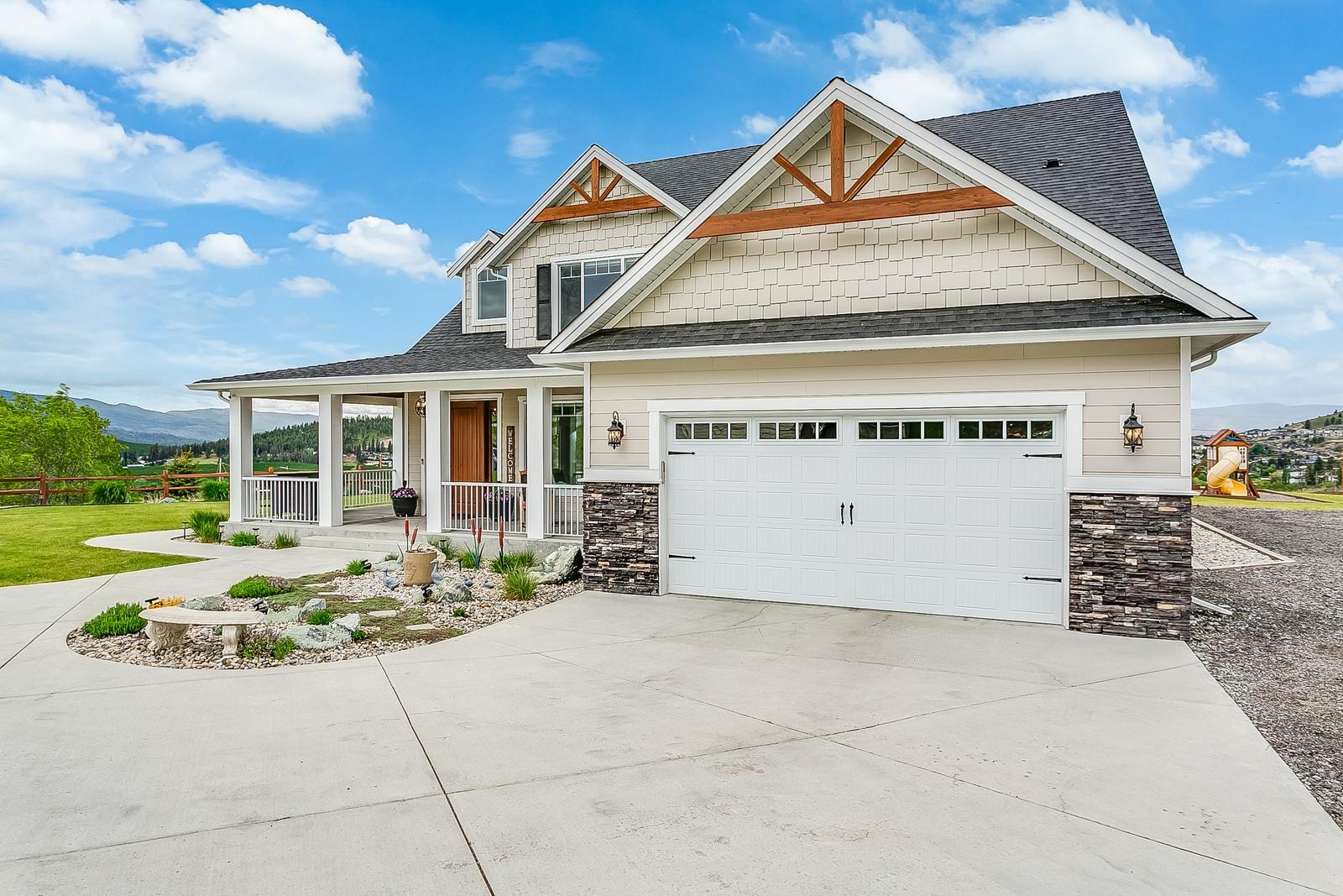 2880 Joe Riche Road, Kelowna Property Listing