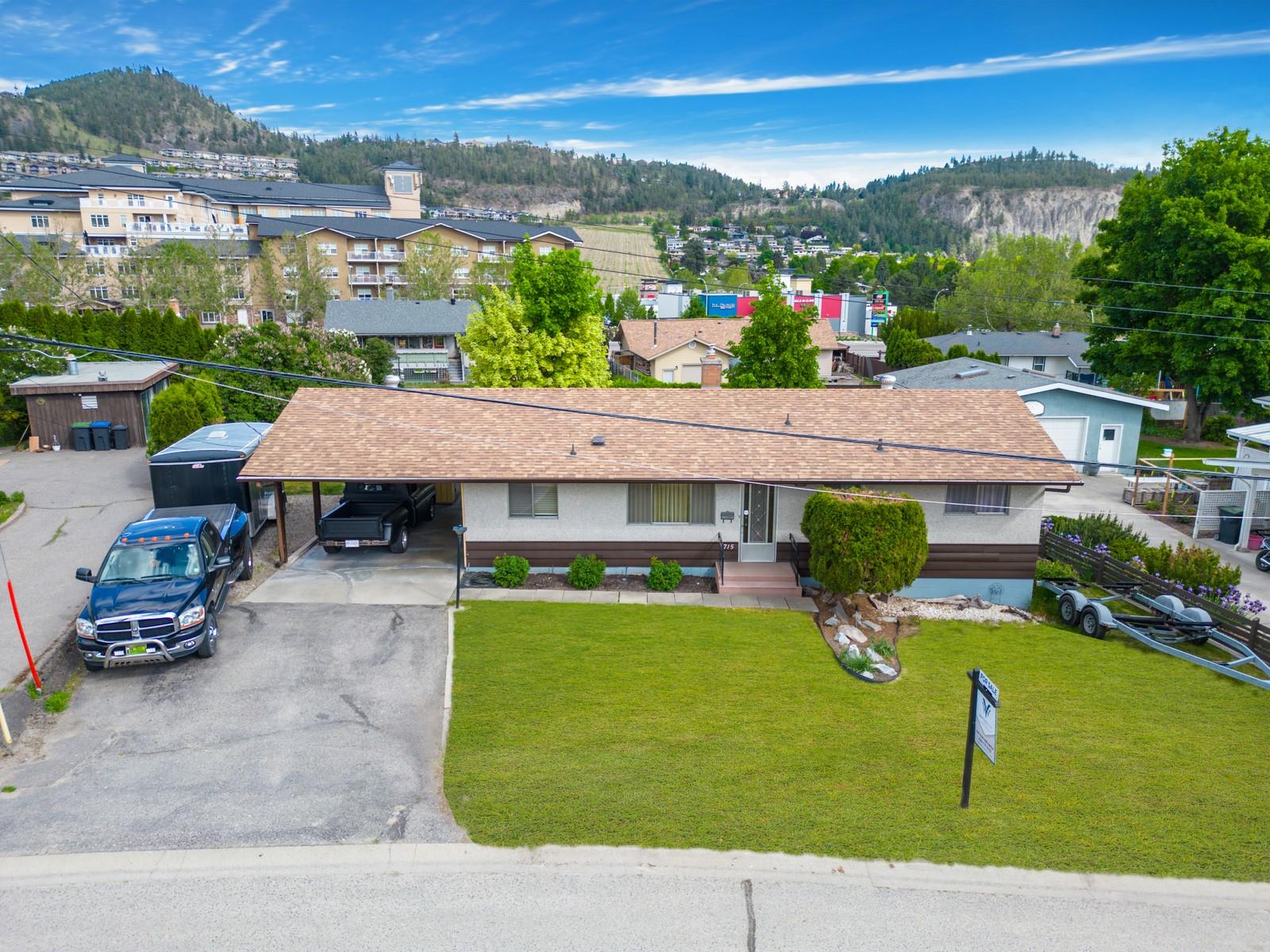 715 Glenburn Street, Kelowna
