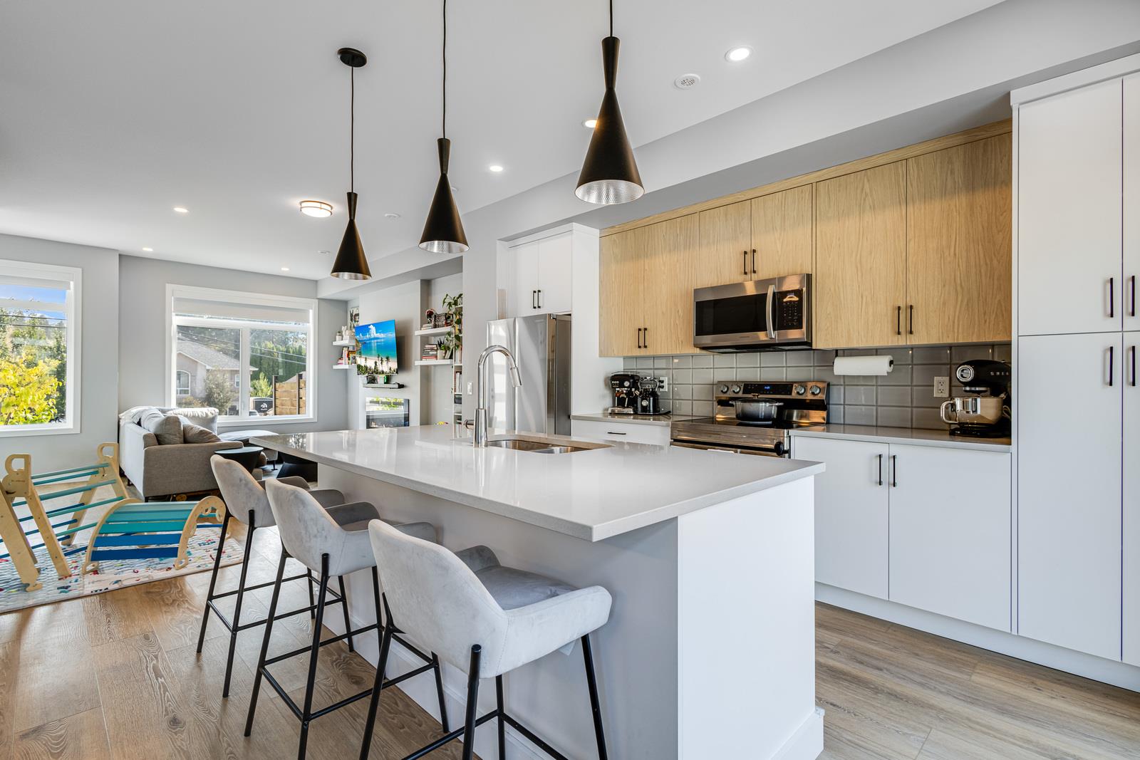 1435 Cara Glen Court #101, Kelowna