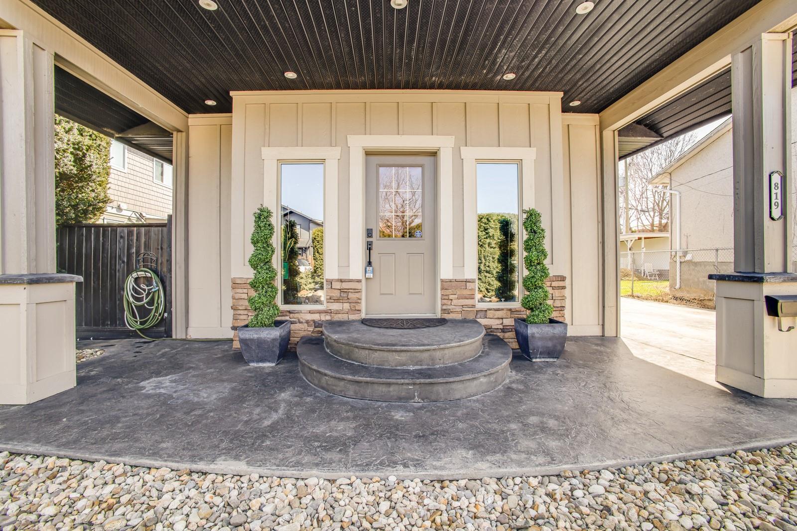 819 Cadder Avenue, Kelowna Property Listing