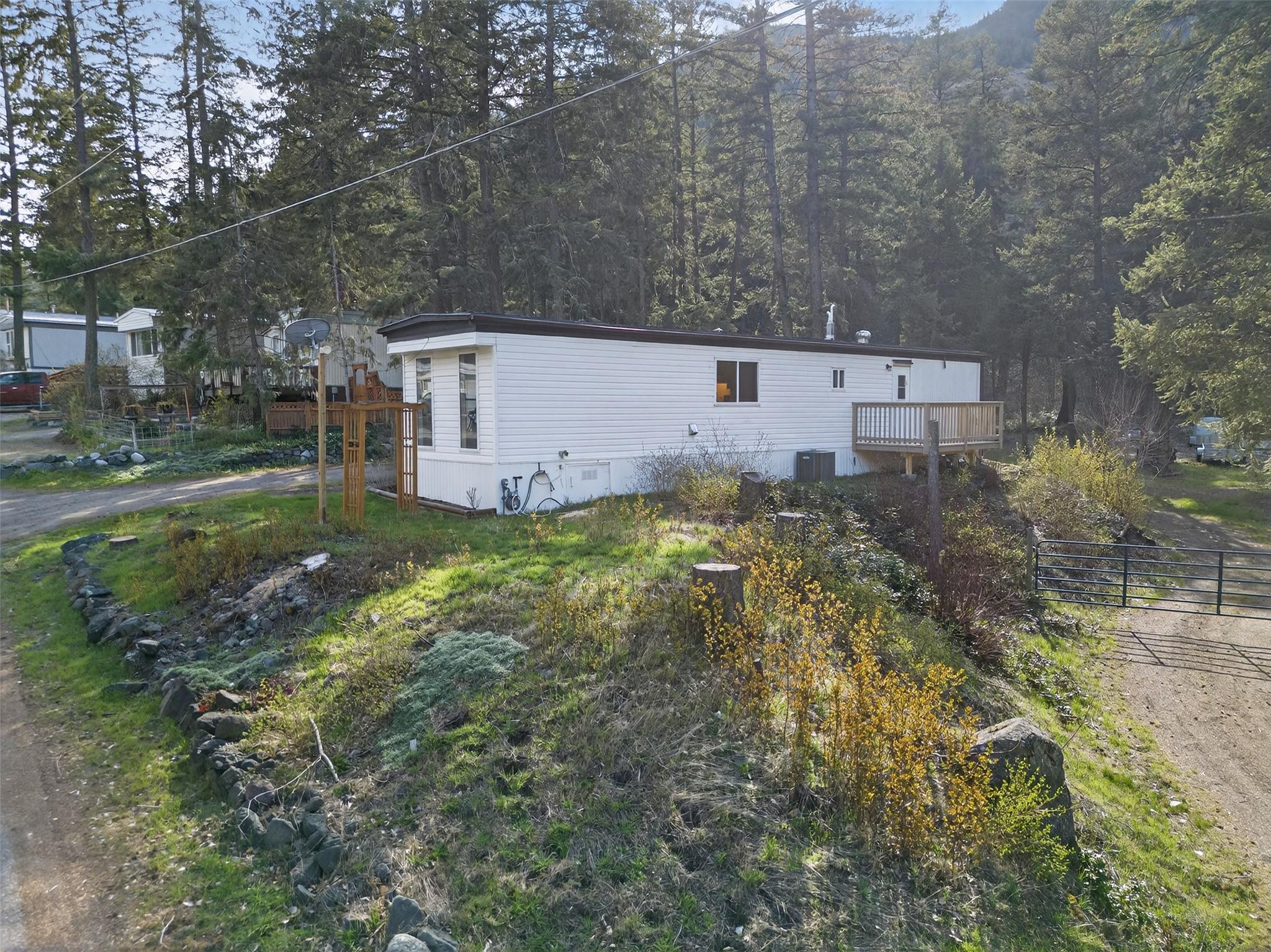 1514 HWY 3A #16, Keremeos
