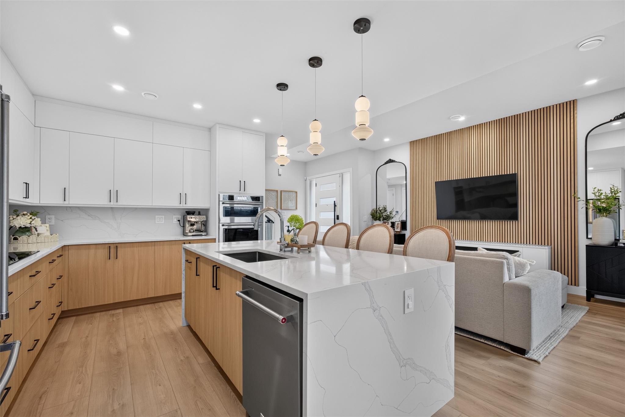 707 Raymer Road, Kelowna